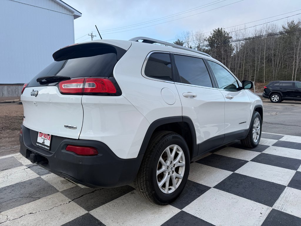 2015 Jeep CHEROKEE LATITUDE North, keyless entry, Remote Start, Bluetooth in COLDBROOK, Nova Scotia - 4 - w1024h768px