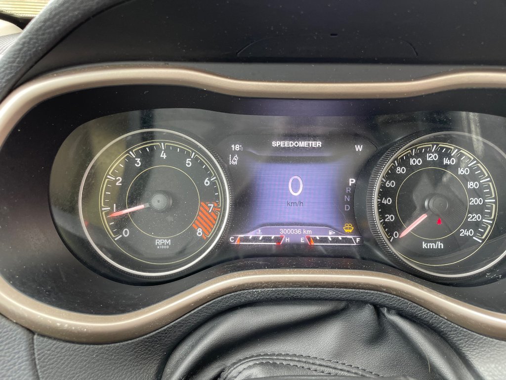 Jeep Cherokee Limited, REVERSE CAMERA, AC, HEATED SEATS 2014 à COLDBROOK, Nouvelle-Écosse - 8 - w1024h768px