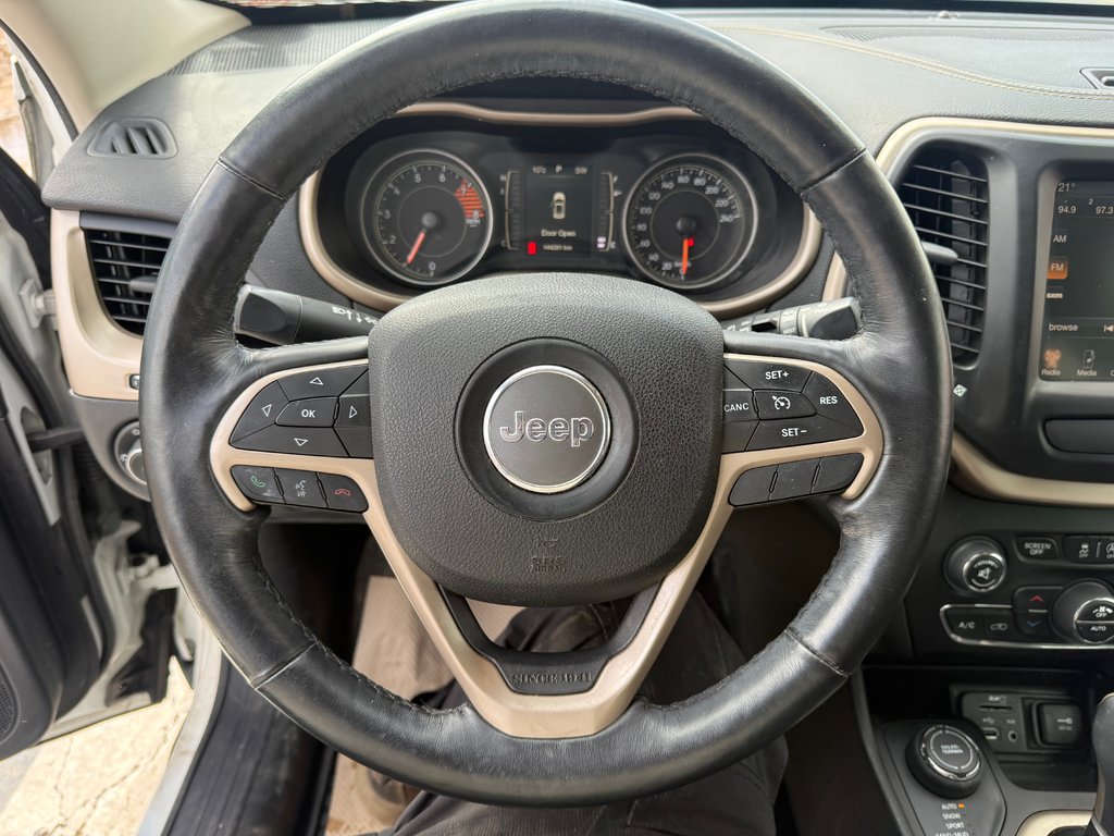 2016 Jeep CHEROKEE North, keyless entry, Remote Start, Bluetooth in COLDBROOK, Nova Scotia - 10 - w1024h768px