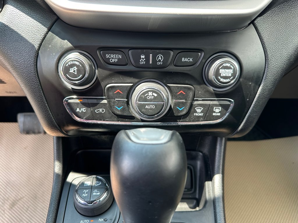 Jeep Cherokee L Plus Pkg, Power Seats, AM-FM Radio, Touchscreen 2017 à COLDBROOK, Nouvelle-Écosse - 16 - w1024h768px