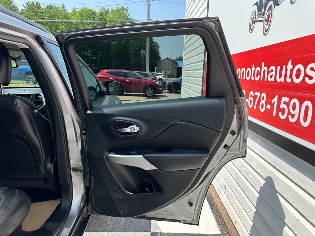 Jeep Cherokee L Plus Pkg, Power Seats, AM-FM Radio, Touchscreen 2017 à COLDBROOK, Nouvelle-Écosse - 21 - w1024h768px
