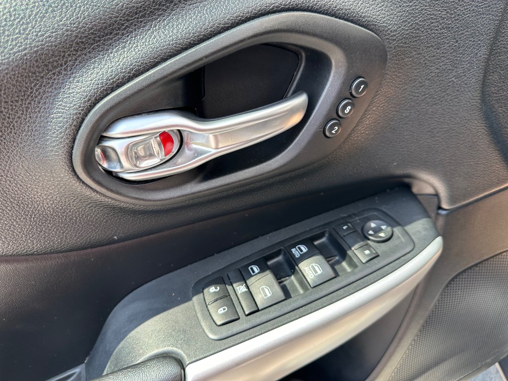 Jeep Cherokee L Plus Pkg, Power Seats, AM-FM Radio, Touchscreen 2017 à COLDBROOK, Nouvelle-Écosse - 8 - w1024h768px