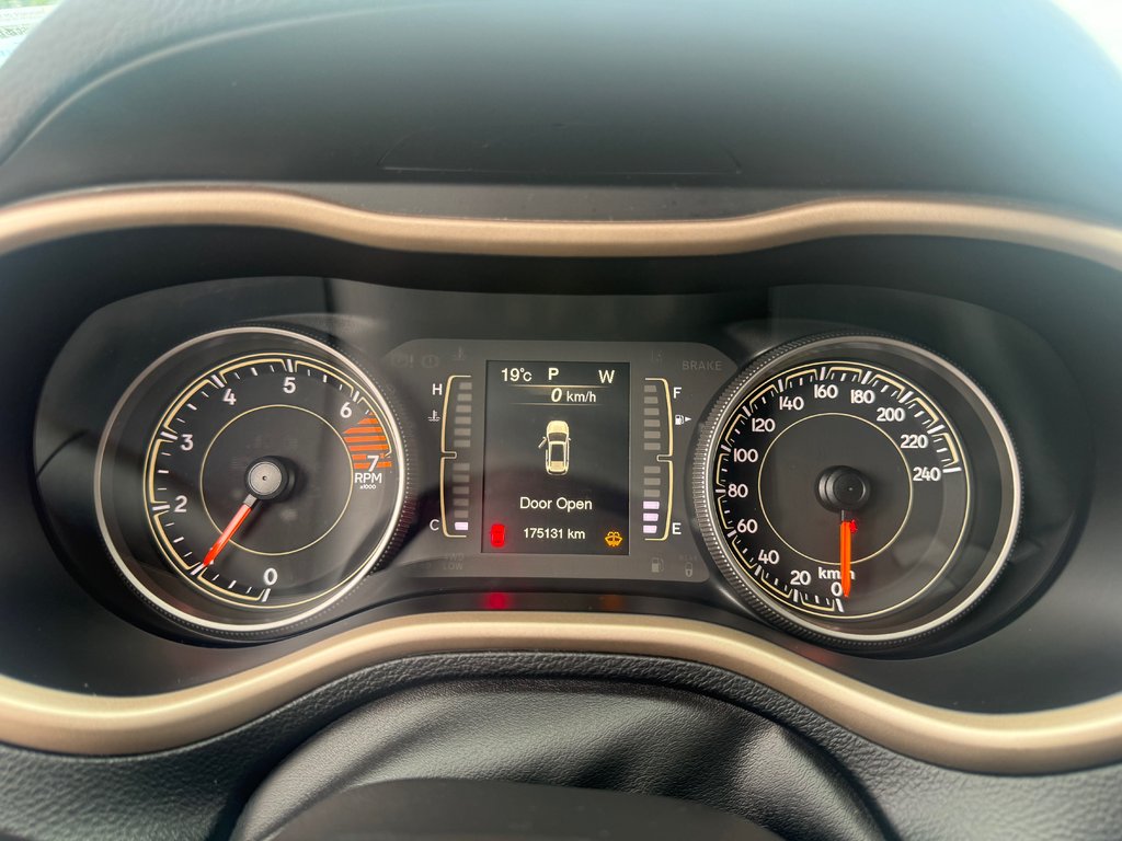 2017 Jeep CHEROKEE Sport in COLDBROOK, Nova Scotia - 11 - w1024h768px