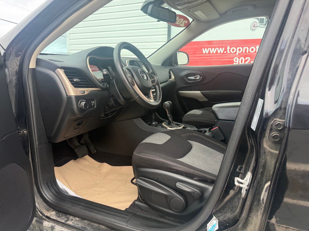 2017 Jeep CHEROKEE Sport in COLDBROOK, Nova Scotia - 9 - w1024h768px