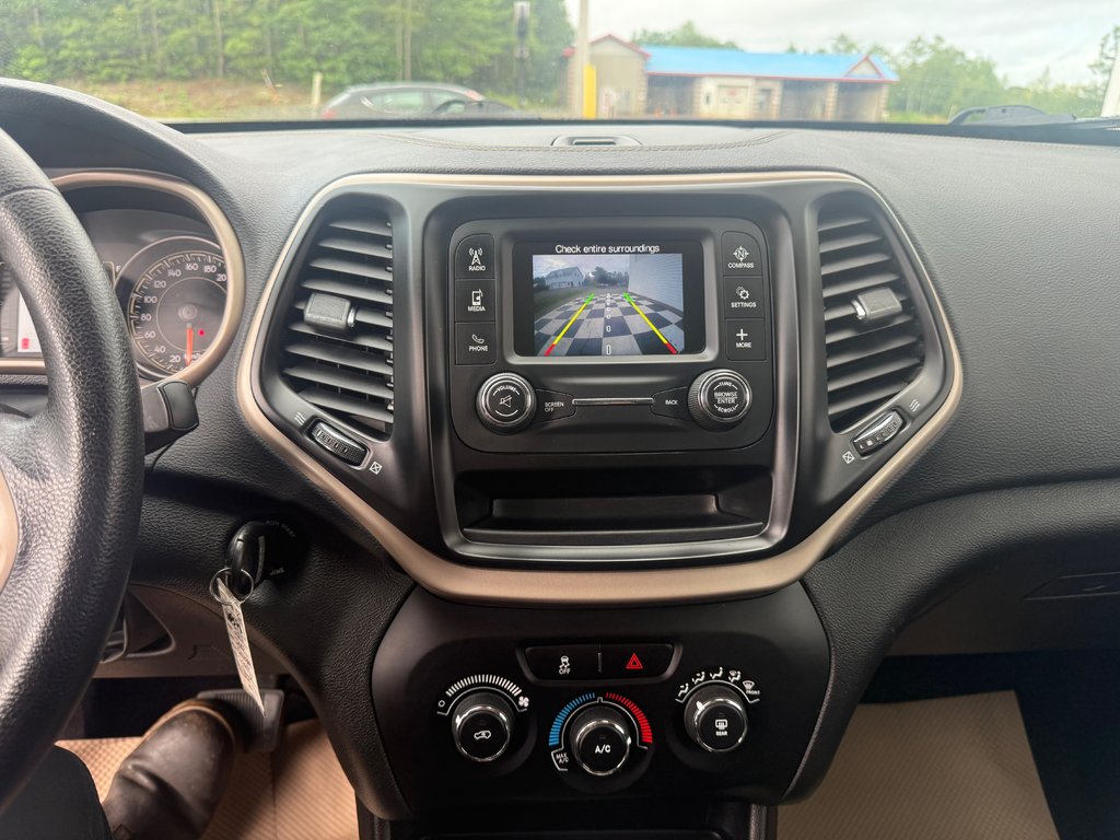2017 Jeep CHEROKEE Sport in COLDBROOK, Nova Scotia - 12 - w1024h768px