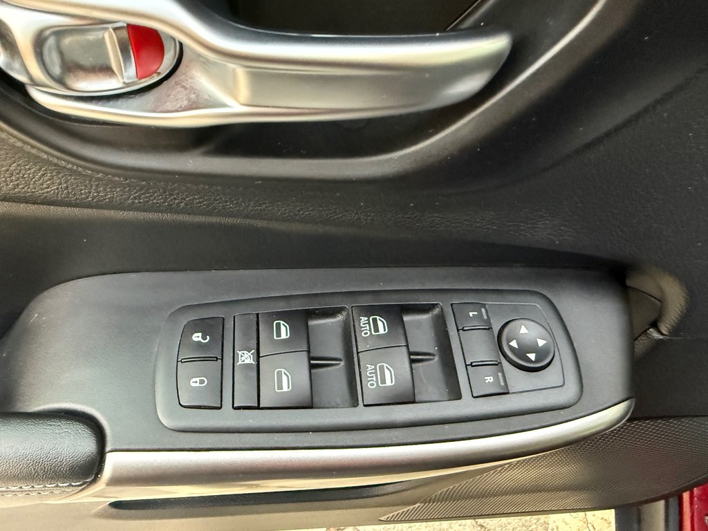 2021 Jeep Cherokee North, remote start, keyless entry, navigation in Kentville, Nova Scotia - 9 - w1024h768px