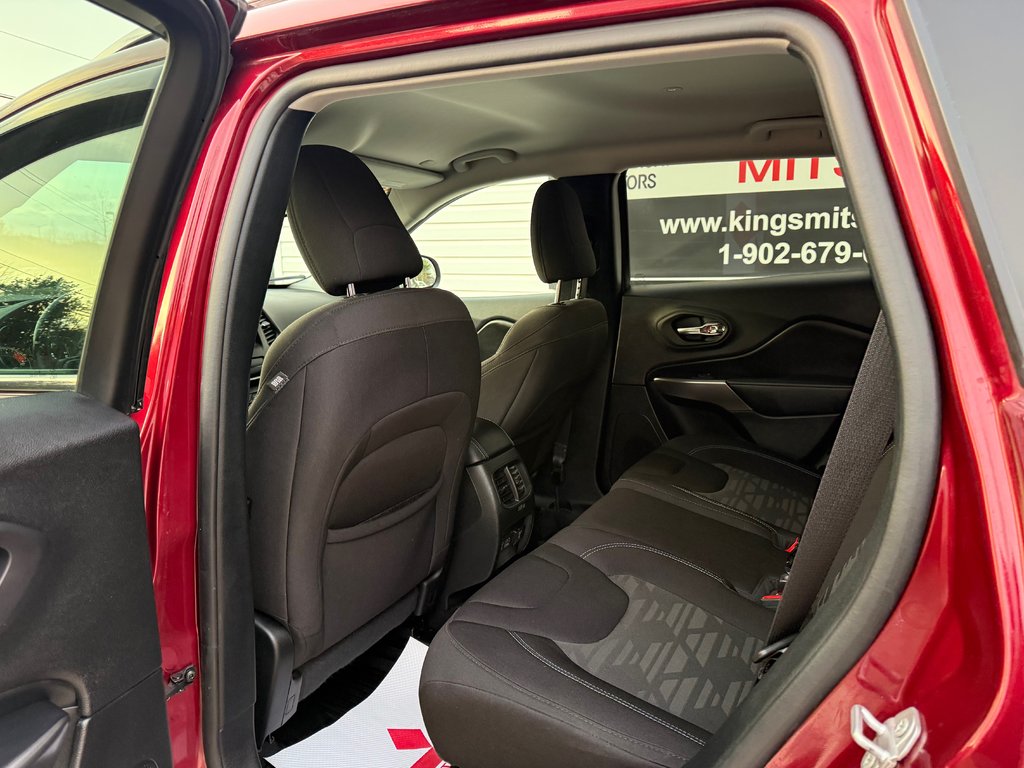 2021 Jeep Cherokee North, remote start, keyless entry, navigation in Kentville, Nova Scotia - 14 - w1024h768px