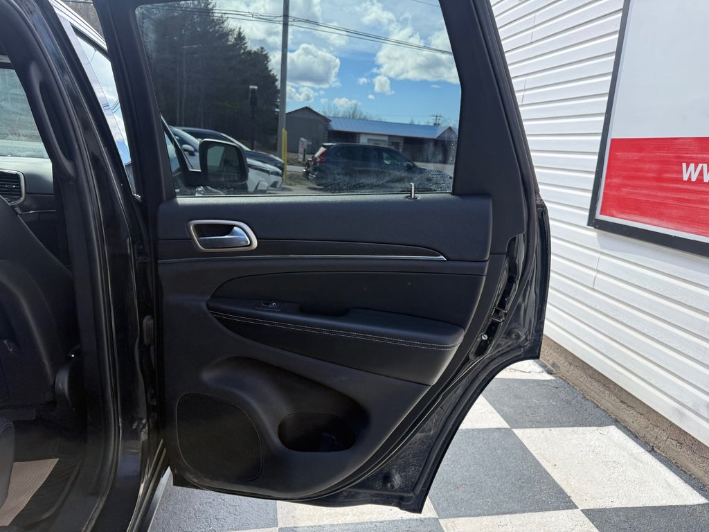 2017 Jeep GRAND CHEROKEE LIMITED Limited, keyless entry, backup camera, Bluetooth in COLDBROOK, Nova Scotia - 16 - w1024h768px