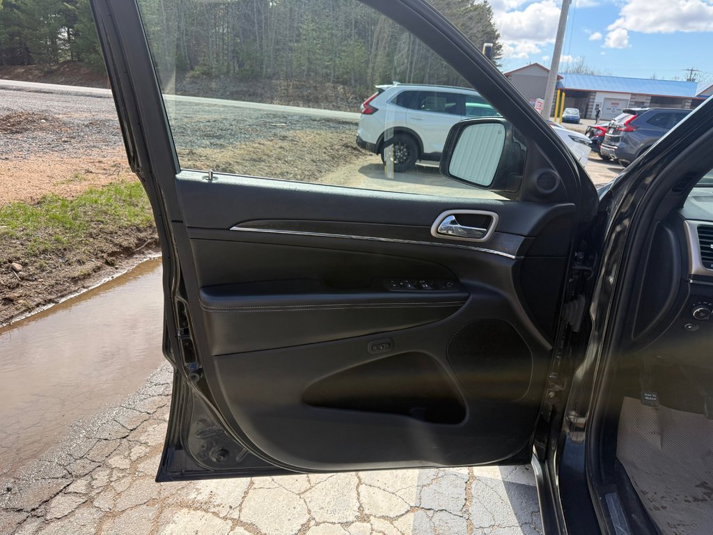 2017 Jeep GRAND CHEROKEE LIMITED Limited, keyless entry, backup camera, Bluetooth in COLDBROOK, Nova Scotia - 7 - w1024h768px