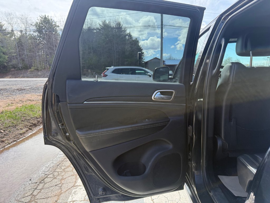2017 Jeep GRAND CHEROKEE LIMITED Limited, keyless entry, backup camera, Bluetooth in COLDBROOK, Nova Scotia - 13 - w1024h768px