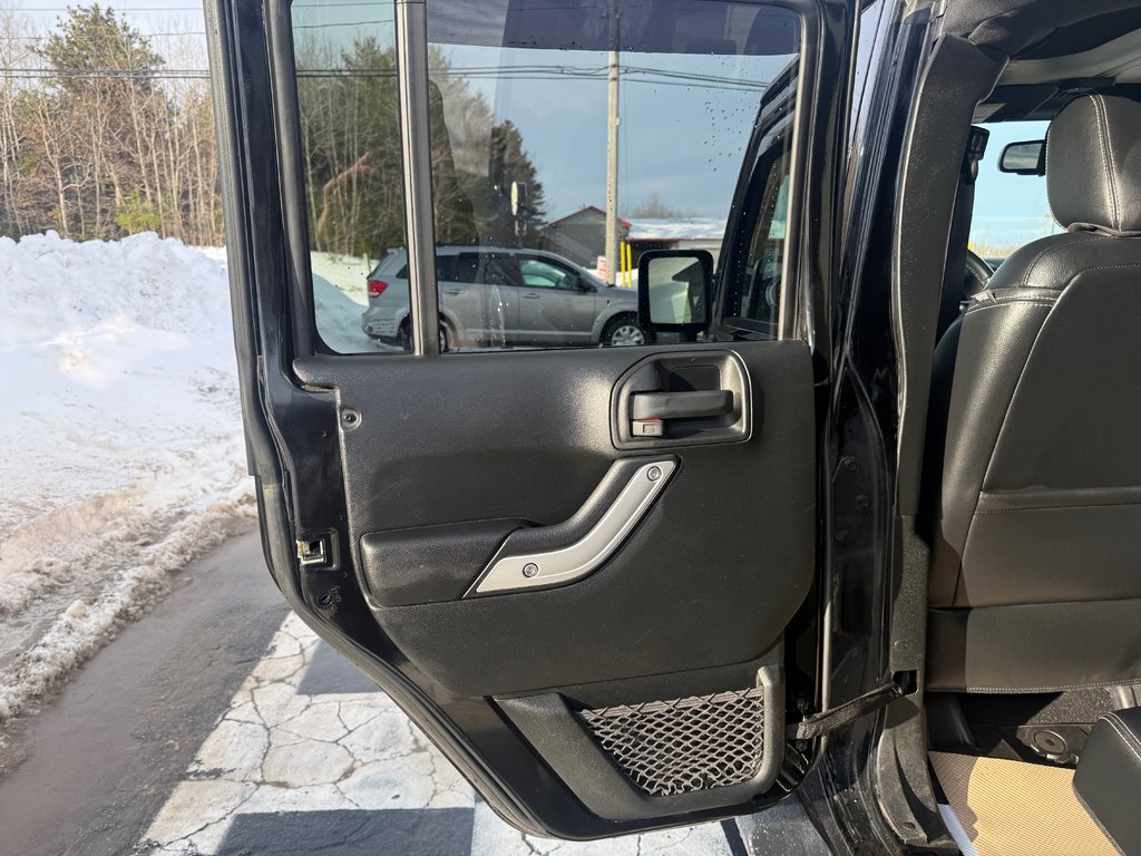 Jeep WRANGLER UNLIMITED SAHARA Sahara, keyless entry, Remote Start, Bluetooth 2017 à COLDBROOK, Nouvelle-Écosse - 12 - w1024h768px