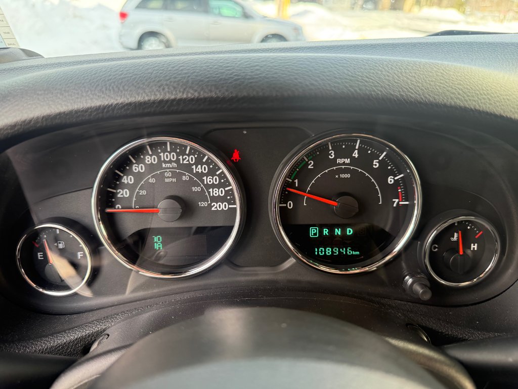 Jeep WRANGLER UNLIMITED SAHARA Sahara, keyless entry, Remote Start, Bluetooth 2017 à COLDBROOK, Nouvelle-Écosse - 10 - w1024h768px