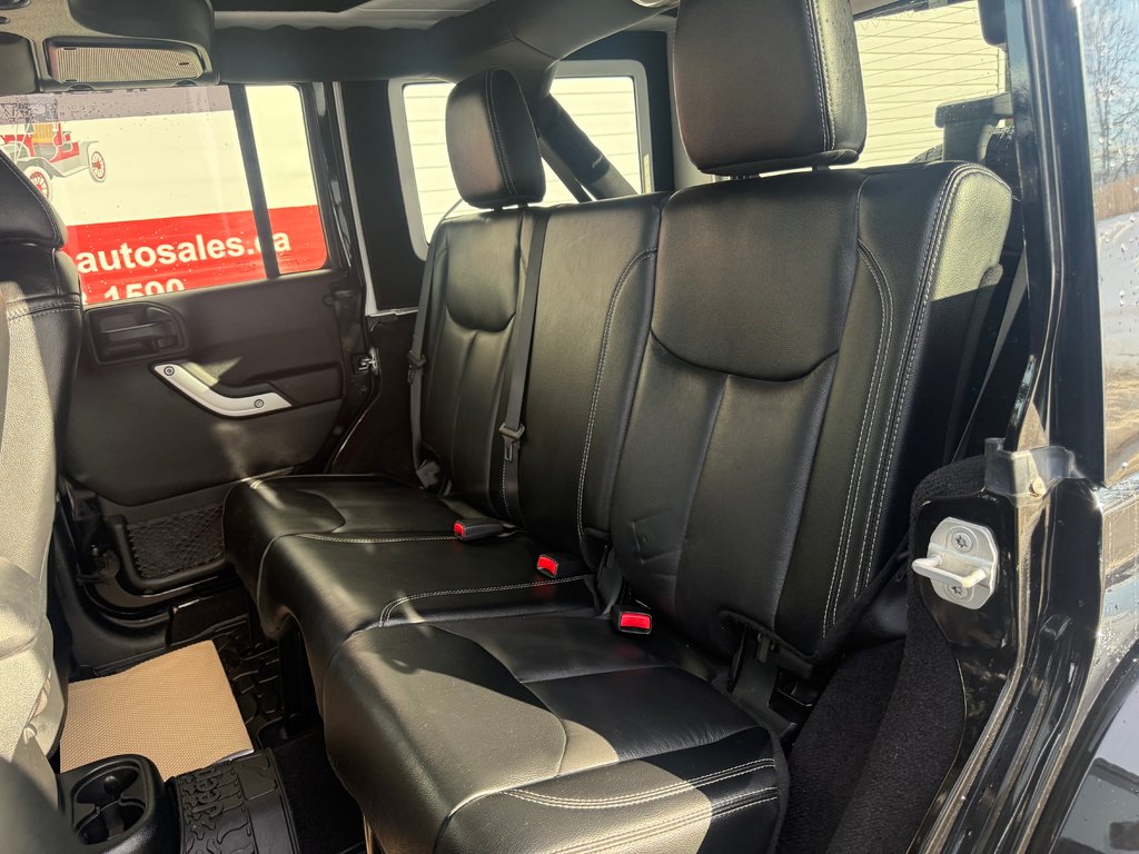 Jeep WRANGLER UNLIMITED SAHARA Sahara, keyless entry, Remote Start, Bluetooth 2017 à COLDBROOK, Nouvelle-Écosse - 13 - w1024h768px