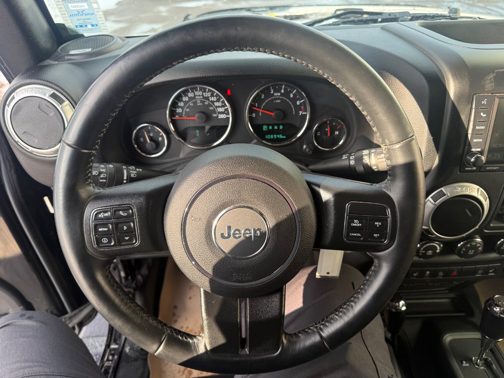 Jeep WRANGLER UNLIMITED SAHARA Sahara, keyless entry, Remote Start, Bluetooth 2017 à COLDBROOK, Nouvelle-Écosse - 9 - w1024h768px