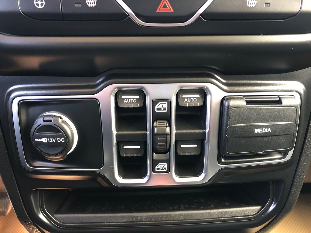 2019 Jeep Wrangler Unlimited Sport - 4WD, reverse camera, hands free, cruise in Kentville, Nova Scotia - 14 - w1024h768px