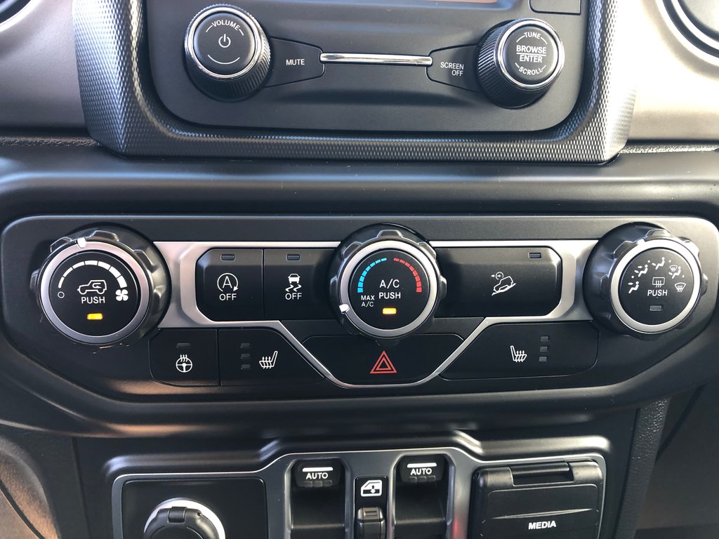 2019 Jeep Wrangler Unlimited Sport - 4WD, reverse camera, hands free, cruise in Kentville, Nova Scotia - 13 - w1024h768px