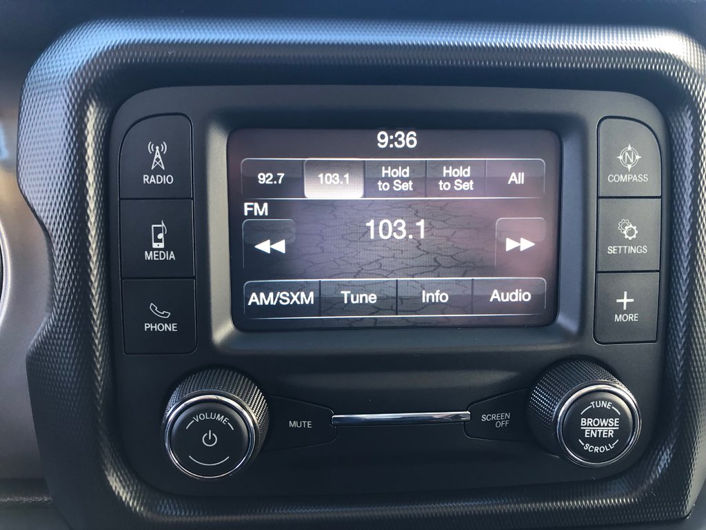2019 Jeep Wrangler Unlimited Sport - 4WD, reverse camera, hands free, cruise in Kentville, Nova Scotia - 11 - w1024h768px