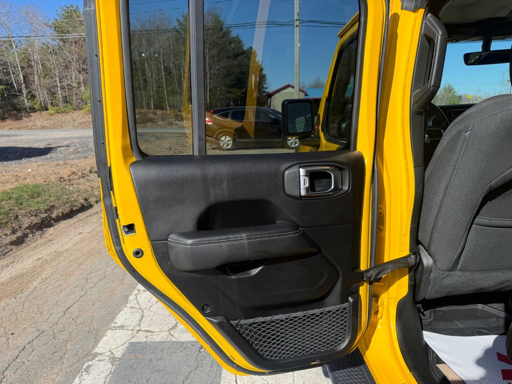 2019 Jeep Wrangler Unlimited Sahara, keyless entry, Remote Start, Bluetooth in COLDBROOK, Nova Scotia - 12 - w1024h768px