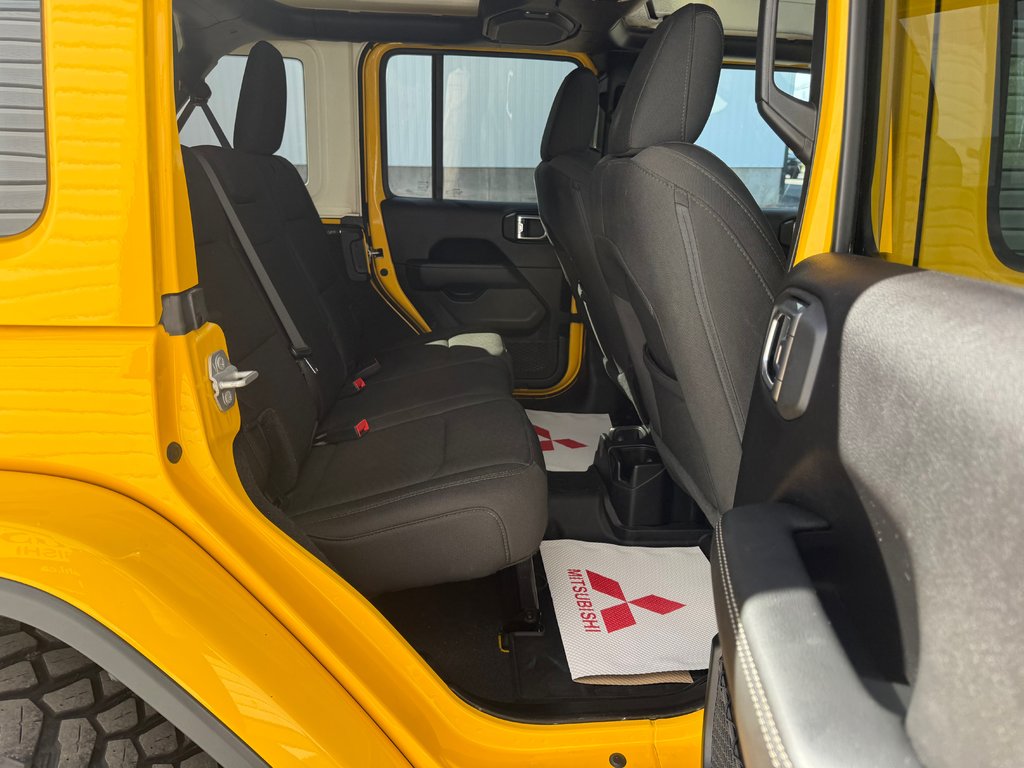 2019 Jeep Wrangler Unlimited Sahara, keyless entry, Remote Start, Bluetooth in COLDBROOK, Nova Scotia - 16 - w1024h768px