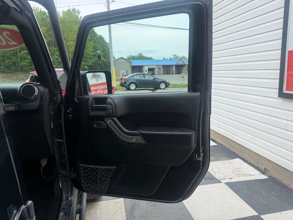 2013 Jeep WRANGLER Sahara, Keyless entry, MP3, Cruise control in COLDBROOK, Nova Scotia - 19 - w1024h768px