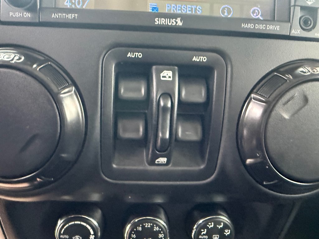 2018 Jeep WRANGLER Rubicon, keyless entry, Cruise control, Bluetooth in COLDBROOK, Nova Scotia - 8 - w1024h768px