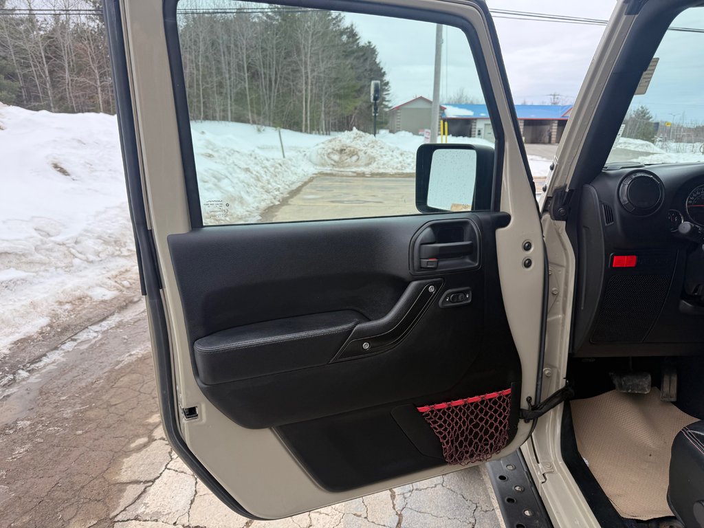 2018 Jeep WRANGLER Rubicon, keyless entry, Cruise control, Bluetooth in COLDBROOK, Nova Scotia - 7 - w1024h768px