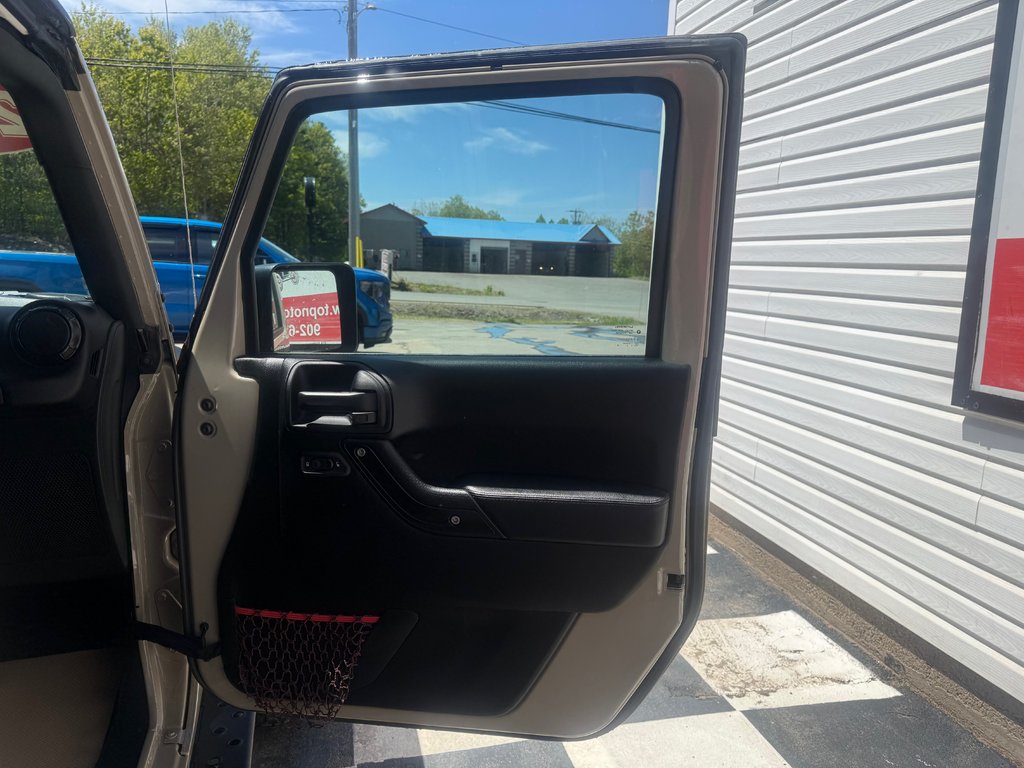 2018 Jeep WRANGLER Rubicon, keyless entry, Cruise control, Bluetooth in COLDBROOK, Nova Scotia - 17 - w1024h768px