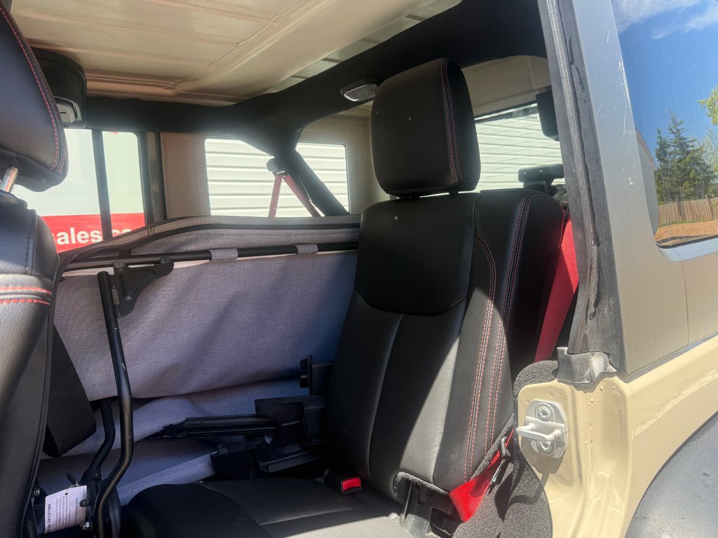 2018 Jeep WRANGLER Rubicon, keyless entry, Cruise control, Bluetooth in COLDBROOK, Nova Scotia - 13 - w1024h768px