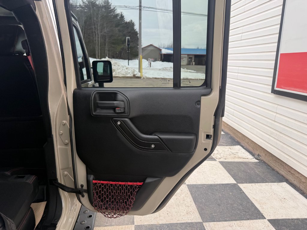 2018 Jeep WRANGLER Rubicon, keyless entry, Cruise control, Bluetooth in COLDBROOK, Nova Scotia - 16 - w1024h768px