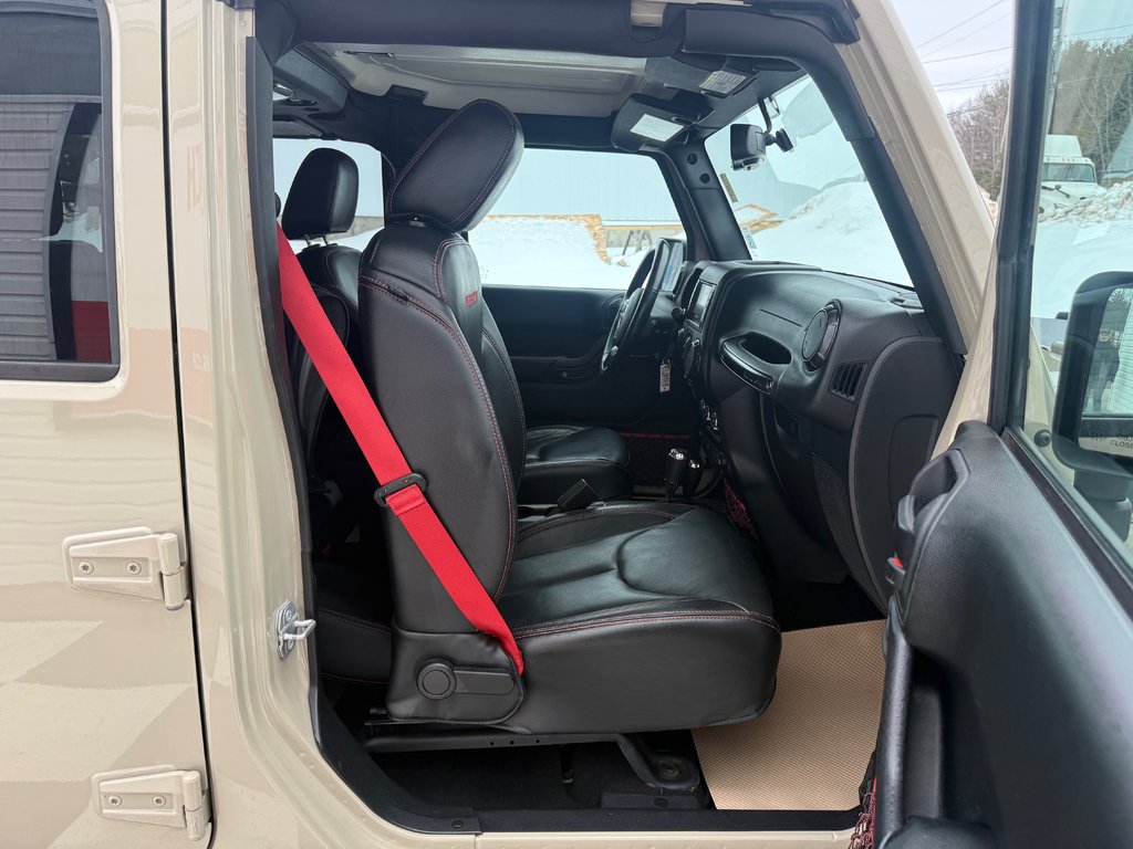 2018 Jeep WRANGLER Rubicon, keyless entry, Cruise control, Bluetooth in COLDBROOK, Nova Scotia - 19 - w1024h768px