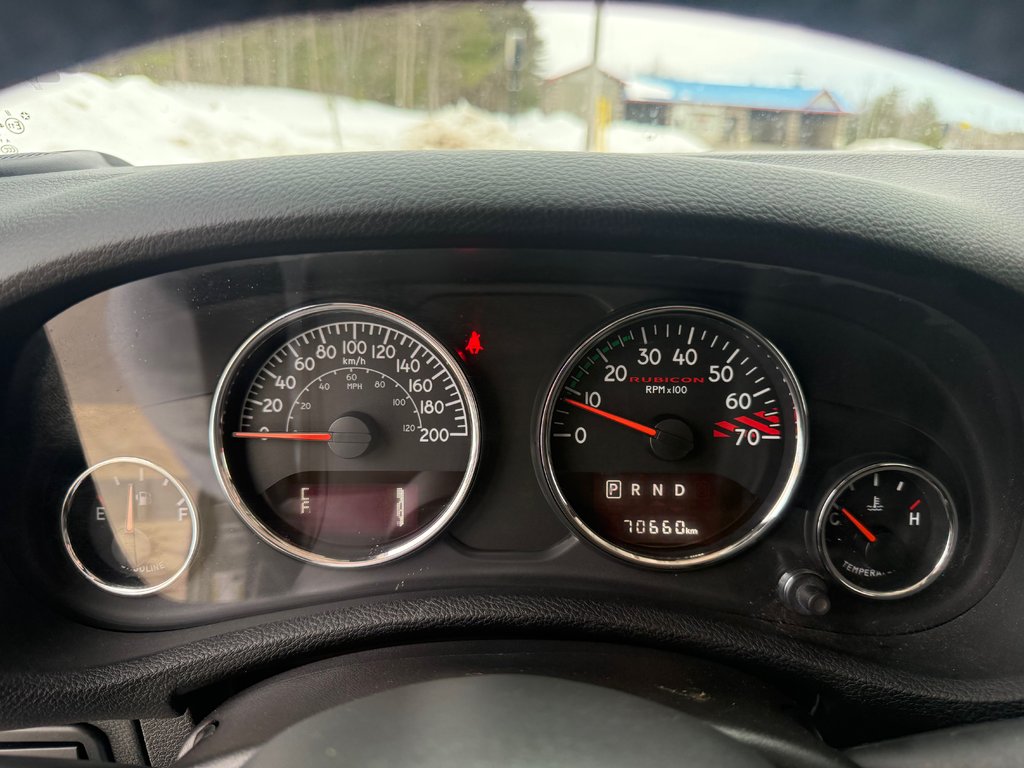 2018 Jeep WRANGLER Rubicon, keyless entry, Cruise control, Bluetooth in COLDBROOK, Nova Scotia - 11 - w1024h768px