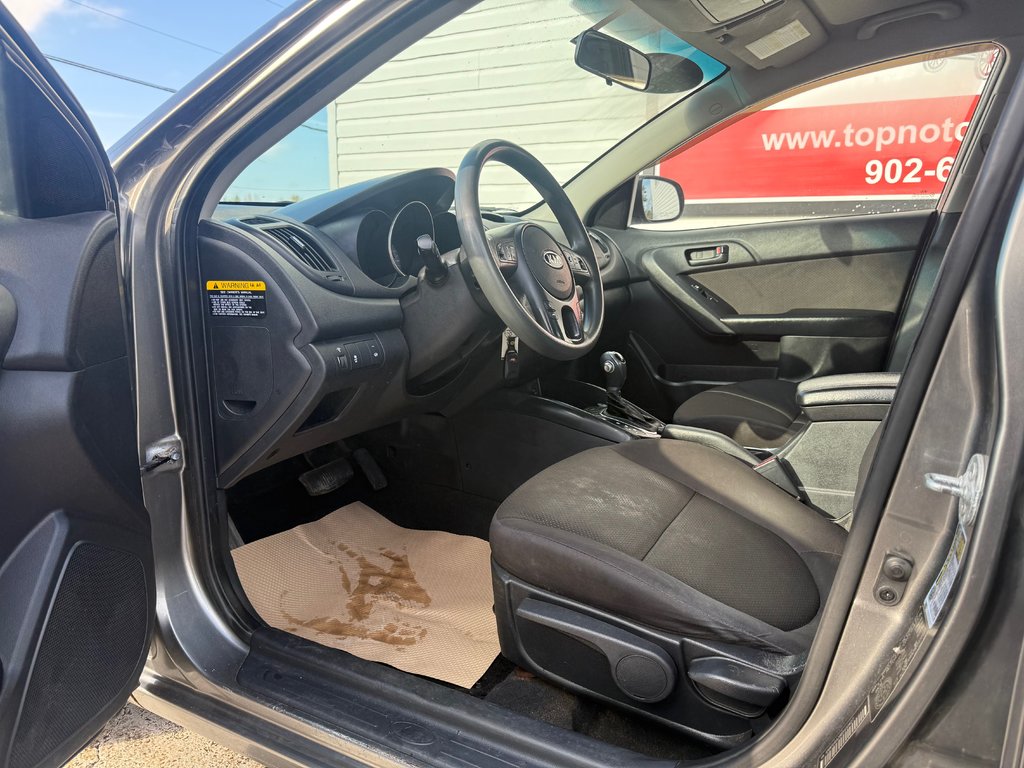 2011 Kia FORTE EX, Keyless entry, MP3, Cruise control in Kentville, Nova Scotia - 9 - w1024h768px