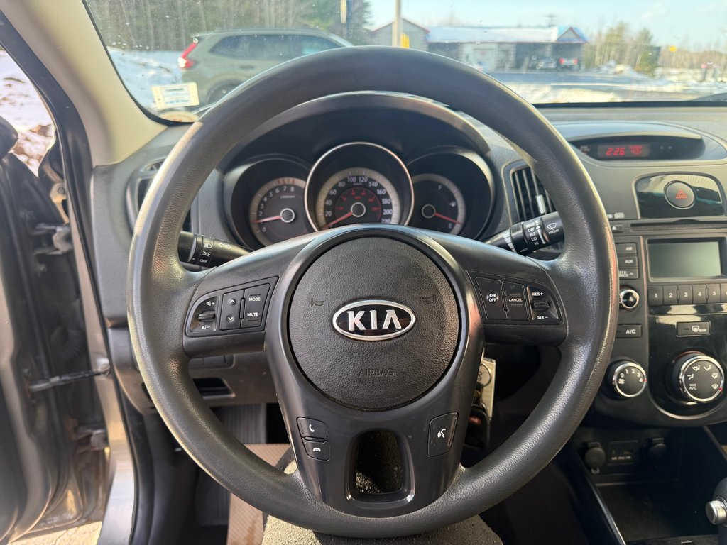 2011 Kia FORTE EX, Keyless entry, MP3, Cruise control in Kentville, Nova Scotia - 10 - w1024h768px