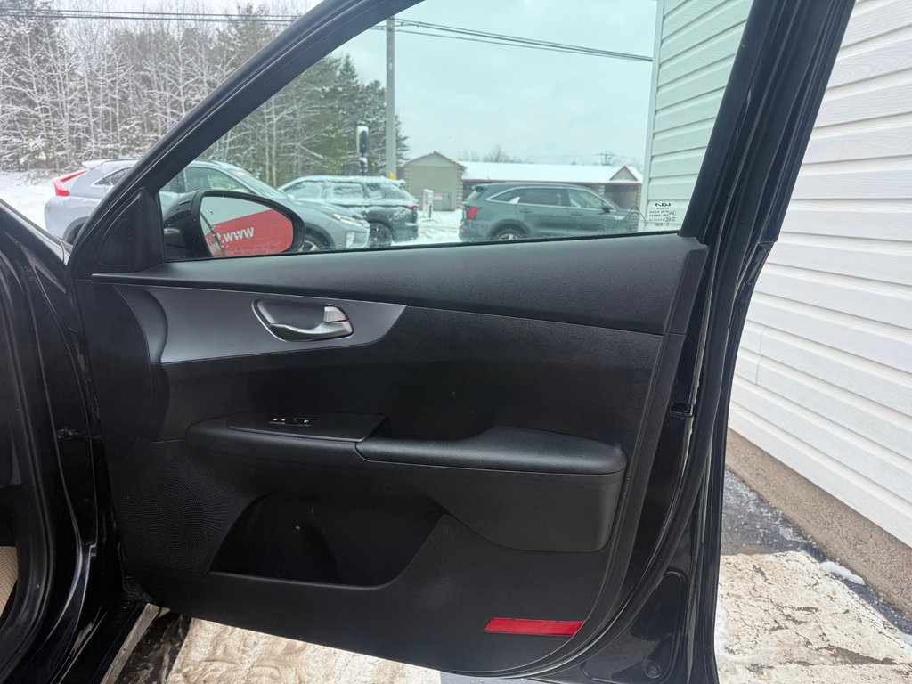 2022 Kia FORTE LX, keyless entry, backup camera, Bluetooth in COLDBROOK, Nova Scotia - 17 - w1024h768px