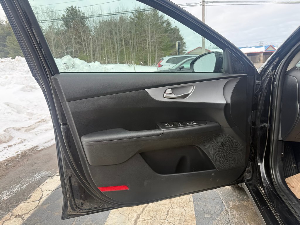 2022 Kia FORTE LX, keyless entry, backup camera, Bluetooth in COLDBROOK, Nova Scotia - 7 - w1024h768px