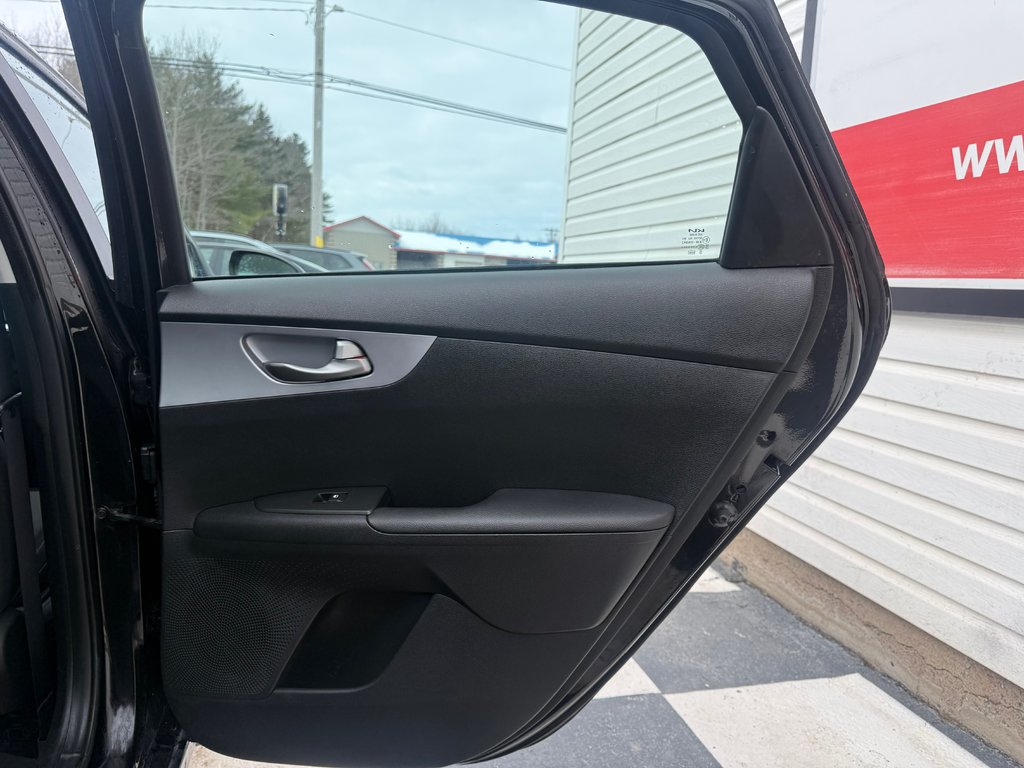 2022 Kia FORTE LX, keyless entry, backup camera, Bluetooth in COLDBROOK, Nova Scotia - 16 - w1024h768px