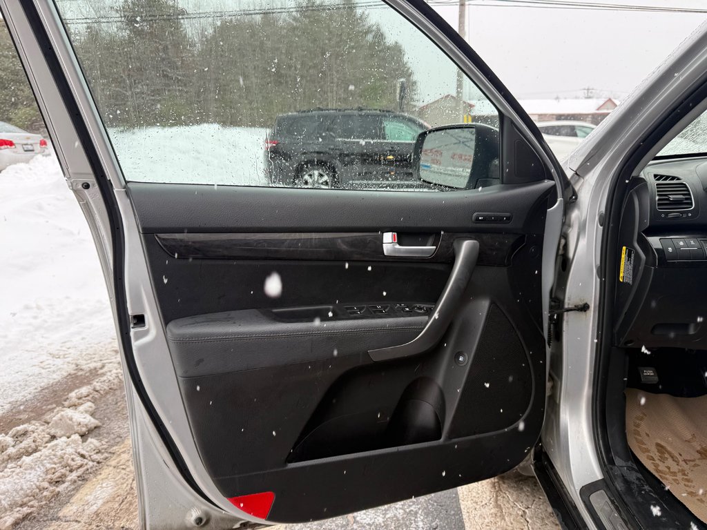 2014 Kia SORENTO GDI, Keyless entry, leather seats, backup cam in Kentville, Nova Scotia - 7 - w1024h768px