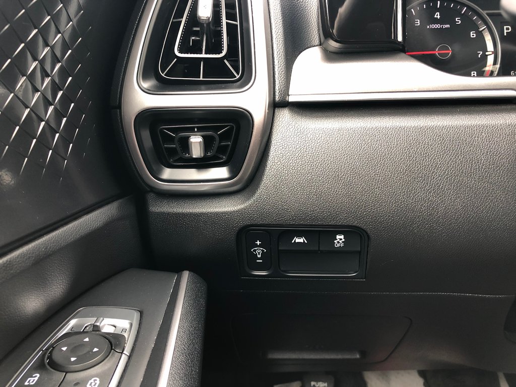2022 Kia Sorento LX- Heated seats and wheel, Lane Assist, Pwr seats in Kentville, Nova Scotia - 8 - w1024h768px