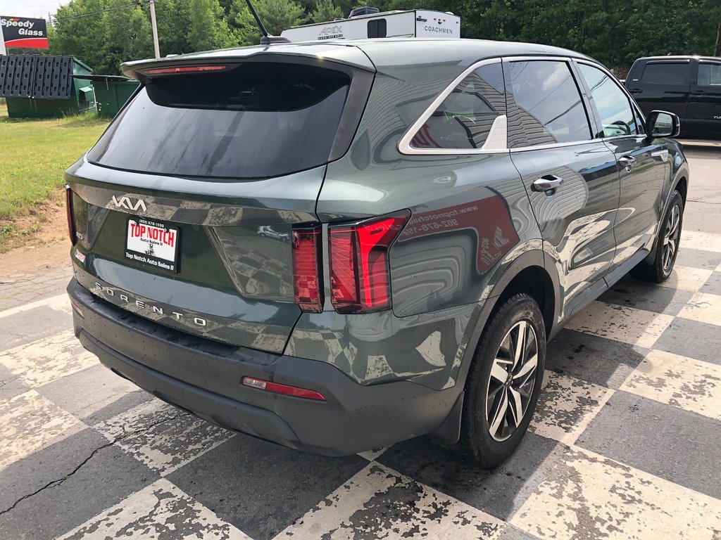 Kia Sorento LX - Heated seats, hands free, reverse camera, a/c 2022 à COLDBROOK, Nouvelle-Écosse - 4 - w1024h768px