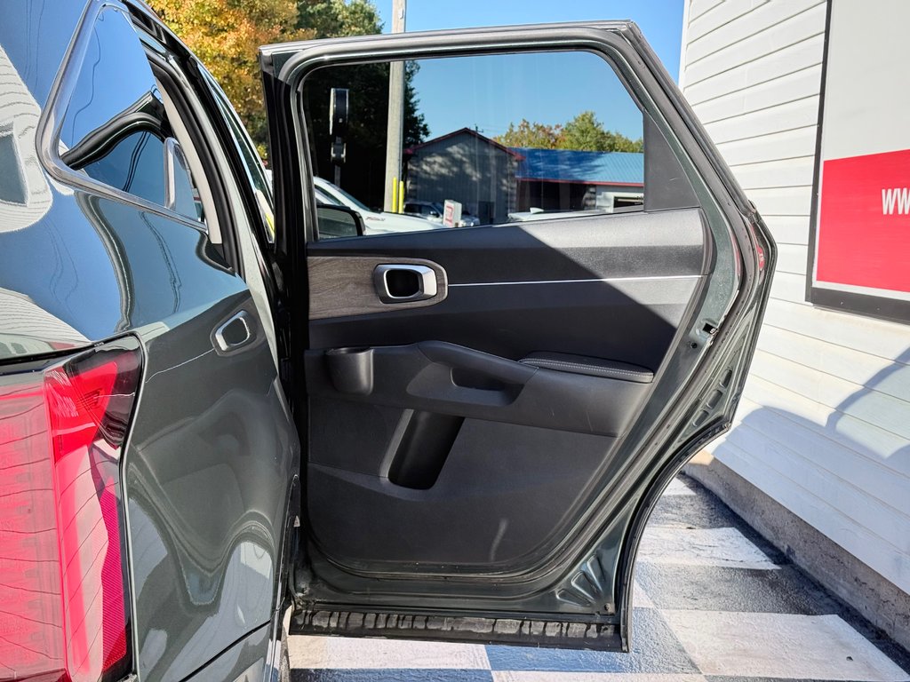 2022 Kia Sorento X Line | Safety Assist, Heated Steering Wheel in Kentville, Nova Scotia - 24 - w1024h768px