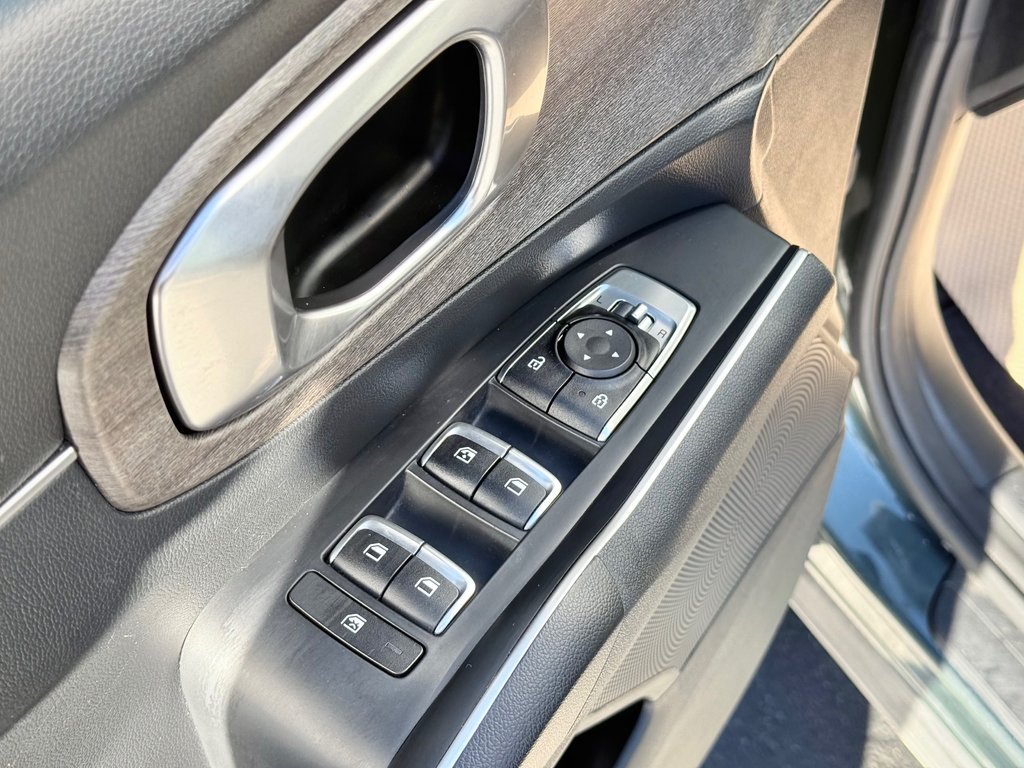 2022 Kia Sorento X Line | Safety Assist, Heated Steering Wheel in Kentville, Nova Scotia - 8 - w1024h768px