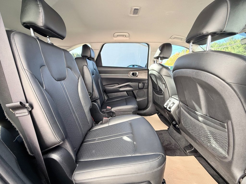 2022 Kia Sorento X Line | Safety Assist, Heated Steering Wheel in Kentville, Nova Scotia - 25 - w1024h768px