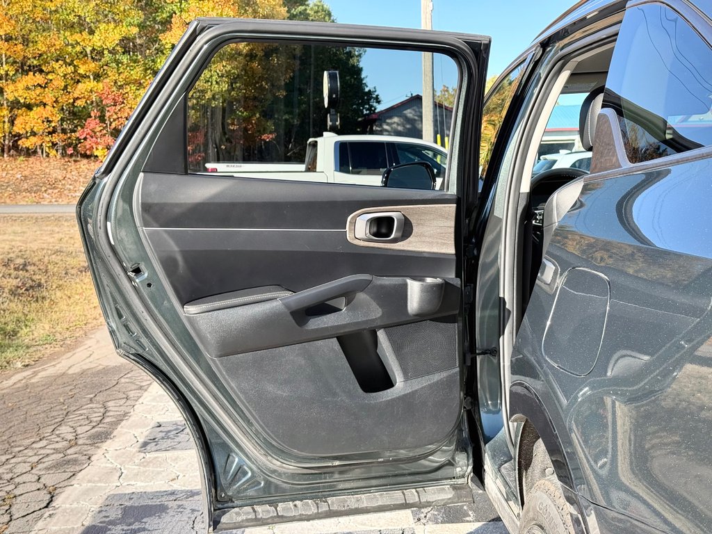 2022 Kia Sorento X Line | Safety Assist, Heated Steering Wheel in Kentville, Nova Scotia - 19 - w1024h768px
