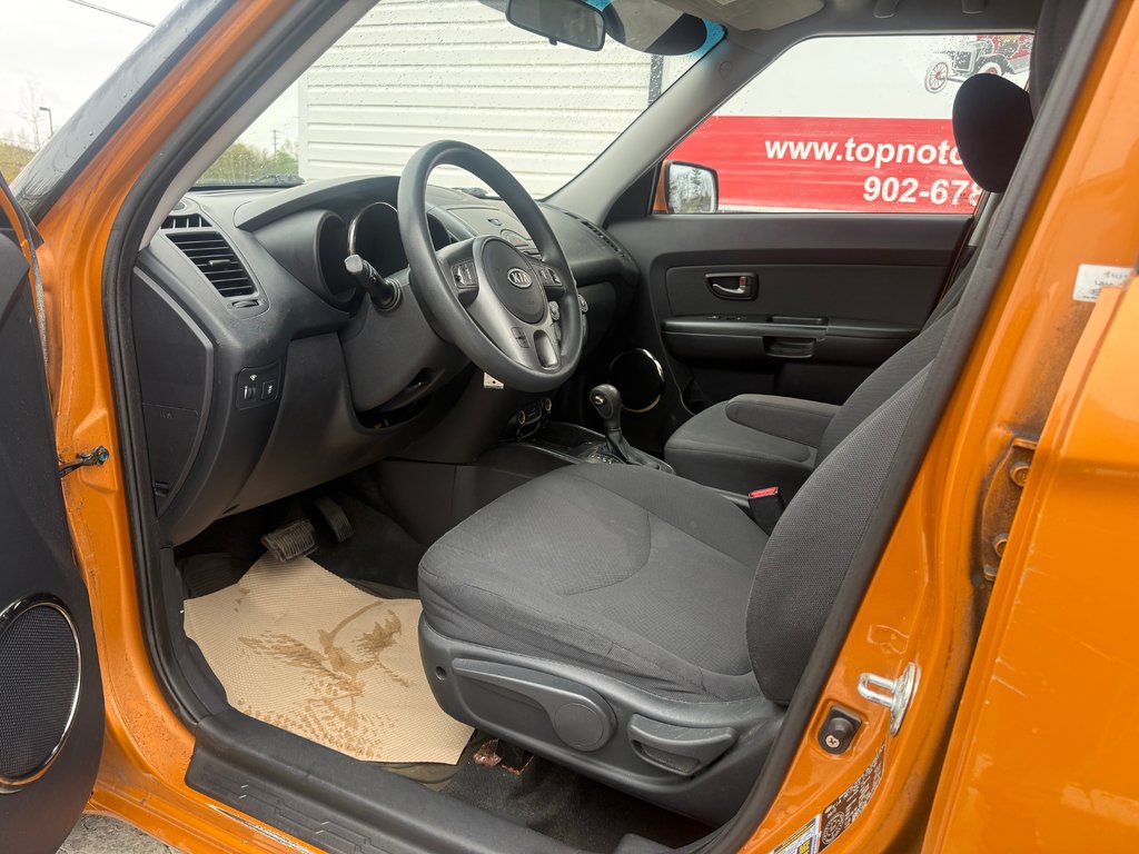 2011 Kia SOUL Sport, keyless entry, Cruise control, mp3 in COLDBROOK, Nova Scotia - 9 - w1024h768px