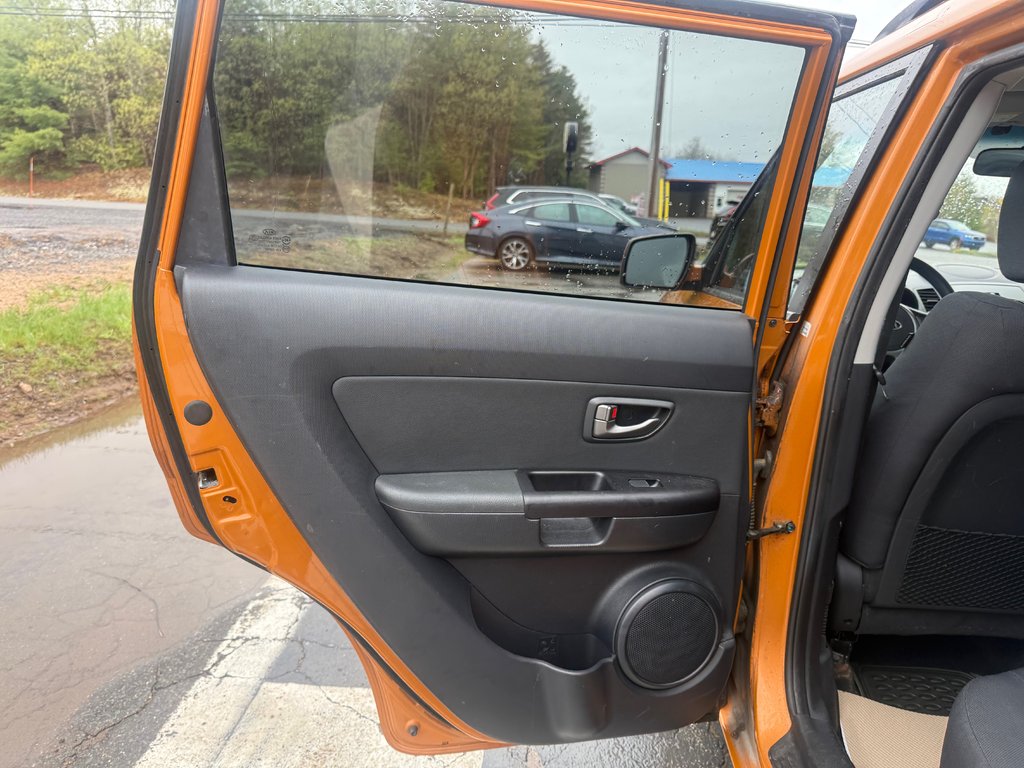 2011 Kia SOUL Sport, keyless entry, Cruise control, mp3 in COLDBROOK, Nova Scotia - 13 - w1024h768px