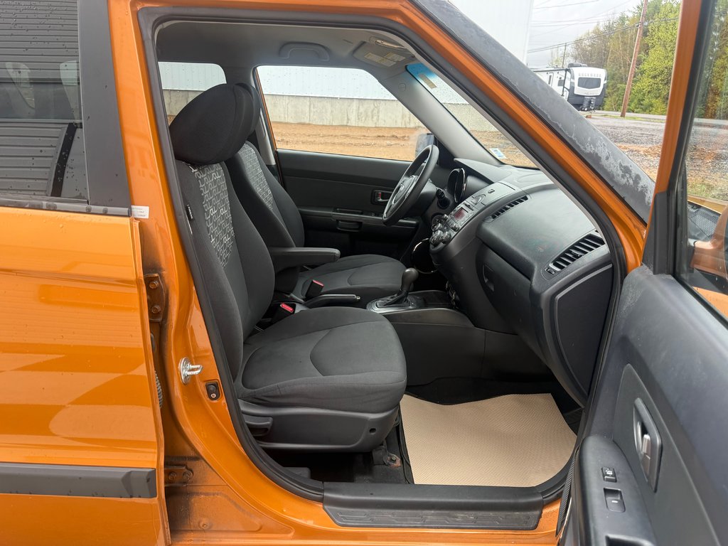 2011 Kia SOUL Sport, keyless entry, Cruise control, mp3 in COLDBROOK, Nova Scotia - 19 - w1024h768px