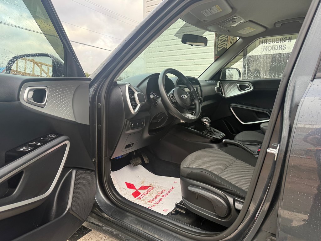 Kia Soul LX, heated seats, keyless entry, backup camera 2020 à Kentville, Nouvelle-Écosse - 9 - w1024h768px