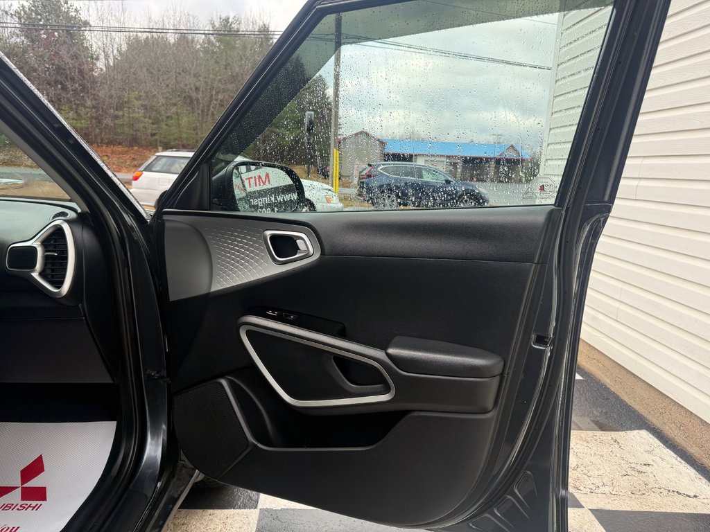 Kia Soul LX, heated seats, keyless entry, backup camera 2020 à Kentville, Nouvelle-Écosse - 19 - w1024h768px