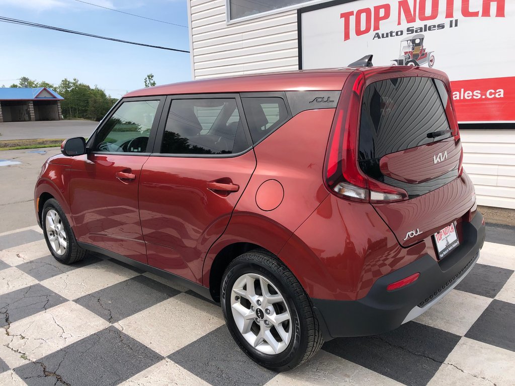2022 Kia Soul EX - Reverse Camera, Carplay, Heated Seats in COLDBROOK, Nova Scotia - 6 - w1024h768px