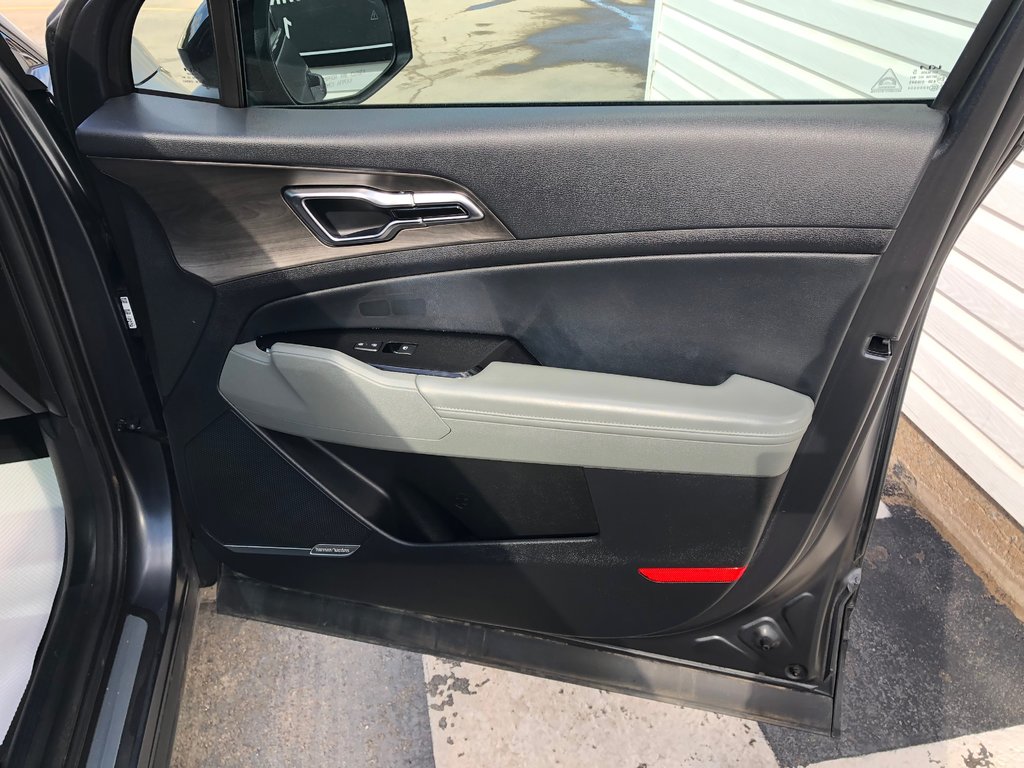2023 Kia Sportage X-Line Limited - power seats, hands free, a/c in COLDBROOK, Nova Scotia - 27 - w1024h768px
